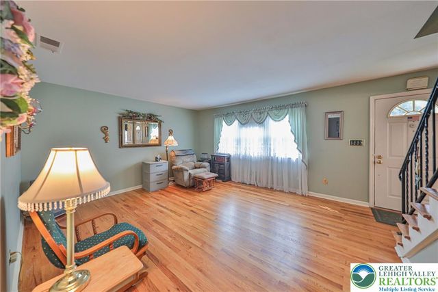 5 York Place, Easton, PA 18045