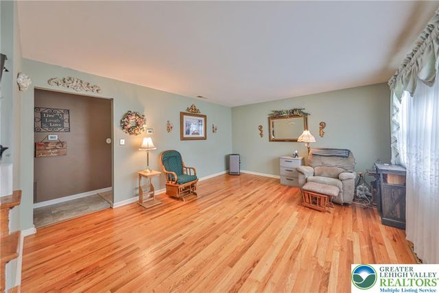 5 York Place, Easton, PA 18045