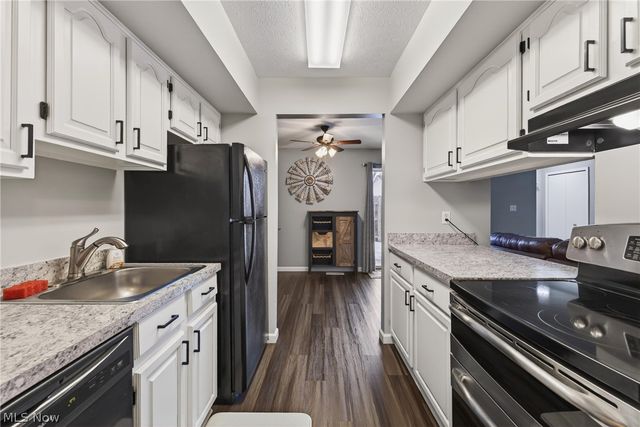 6853 Colonial Drive A, Mentor, OH 44060