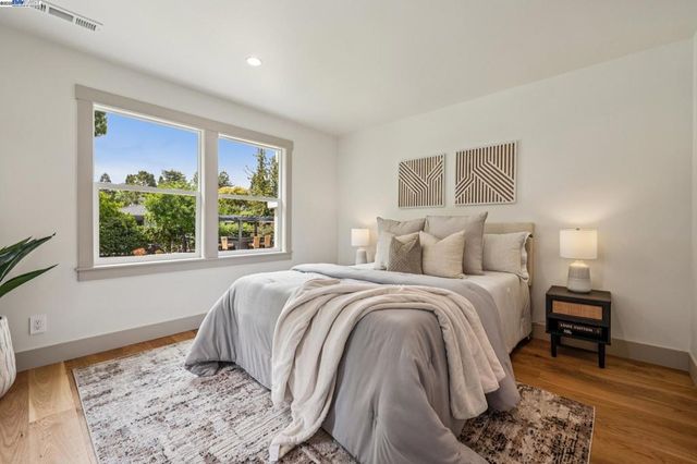 84 Del Hambre Cir, Walnut Creek, CA 94595
