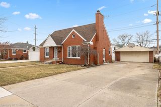 1046 6th Street, Wyandotte, MI 48192