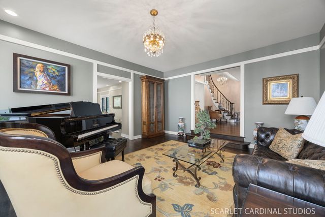 2S037 Country Club Lane, Wheaton, IL 60189