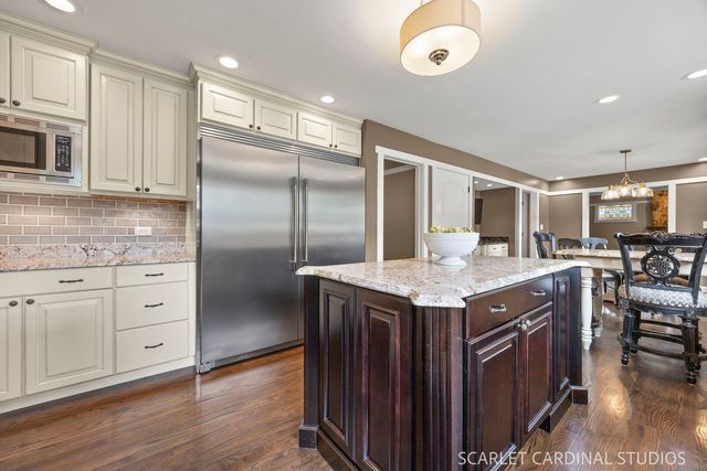 2S037 Country Club Lane, Wheaton, IL 60189