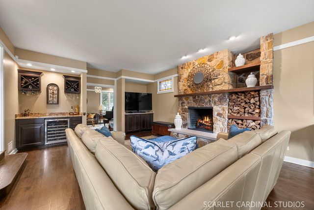 2S037 Country Club Lane, Wheaton, IL 60189