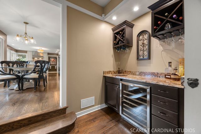 2S037 Country Club Lane, Wheaton, IL 60189