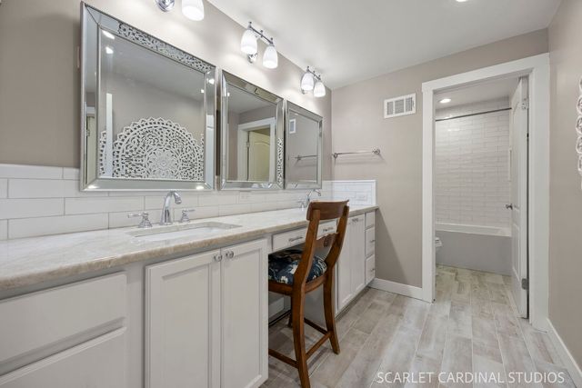 2S037 Country Club Lane, Wheaton, IL 60189
