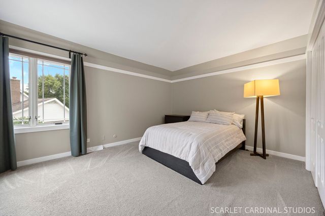 2S037 Country Club Lane, Wheaton, IL 60189