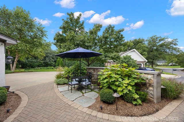 2S037 Country Club Lane, Wheaton, IL 60189