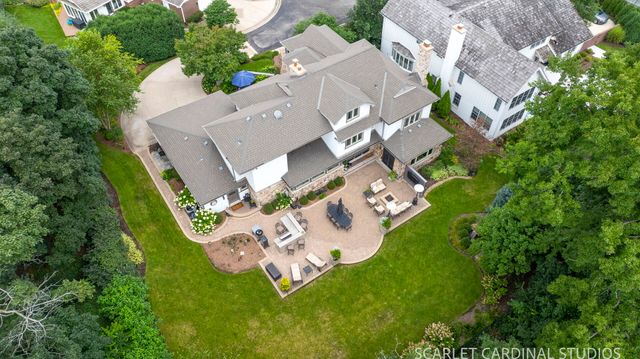 2S037 Country Club Lane, Wheaton, IL 60189
