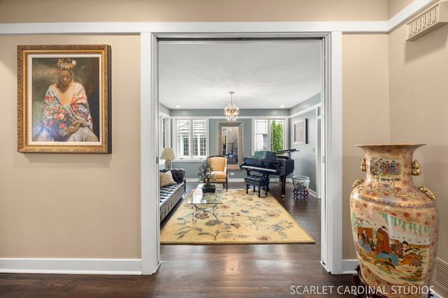 2S037 Country Club Lane, Wheaton, IL 60189
