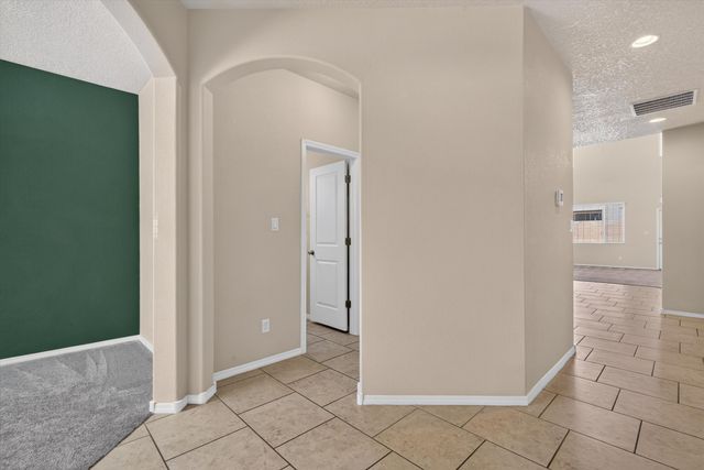 2825 Bayas Road SE, Rio Rancho, NM 87124