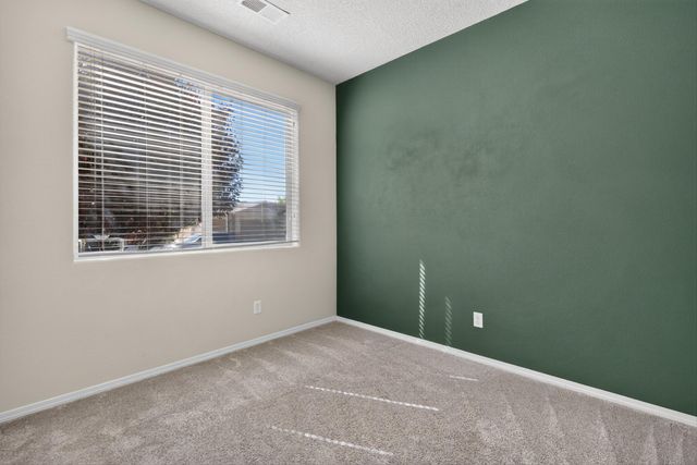 2825 Bayas Road SE, Rio Rancho, NM 87124