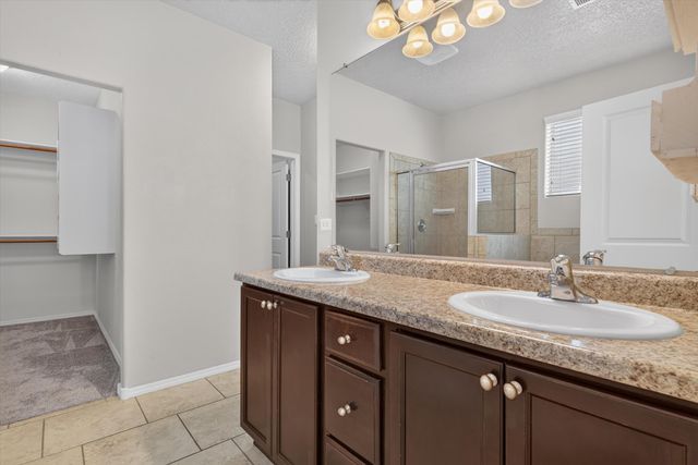 2825 Bayas Road SE, Rio Rancho, NM 87124