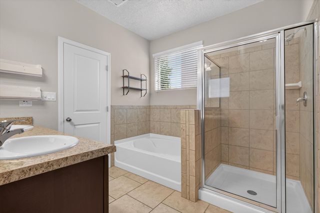 2825 Bayas Road SE, Rio Rancho, NM 87124