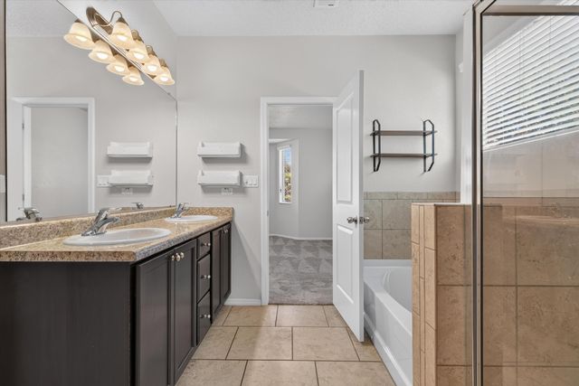 2825 Bayas Road SE, Rio Rancho, NM 87124