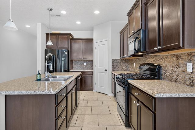 2825 Bayas Road SE, Rio Rancho, NM 87124