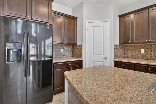 2825 Bayas Road SE, Rio Rancho, NM 87124