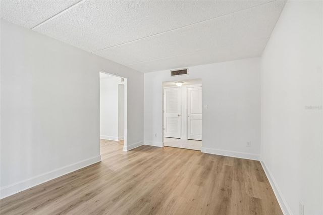 8460 13TH STREET N B, St Petersburg, FL 33702