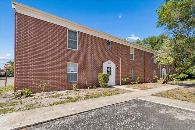 8460 13TH STREET N B, St Petersburg, FL 33702
