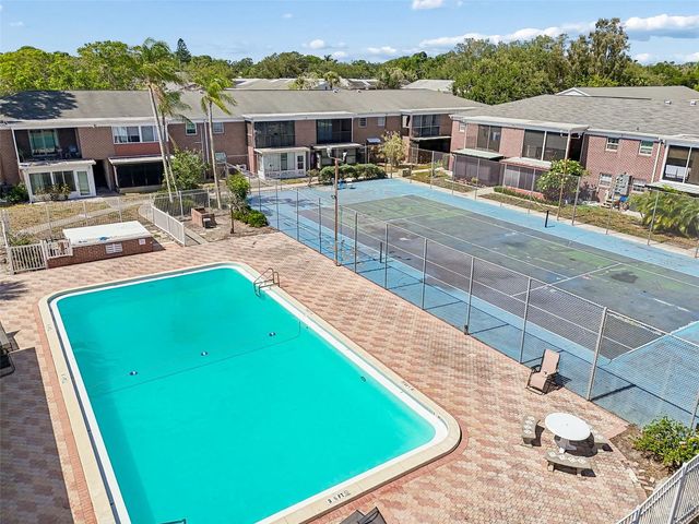 8460 13TH STREET N B, St Petersburg, FL 33702