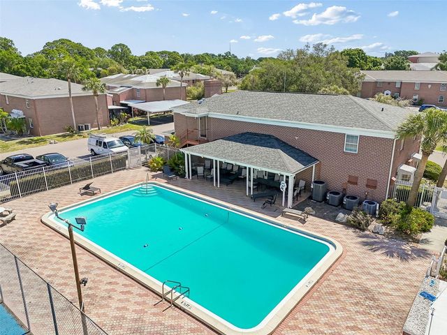8460 13TH STREET N B, St Petersburg, FL 33702