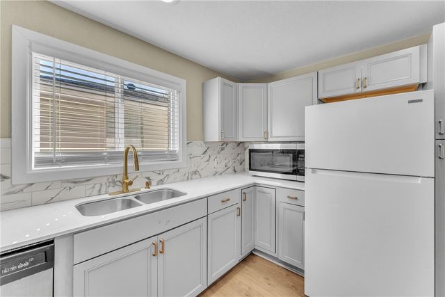 1023 S B Street, Rogers, AR 72756