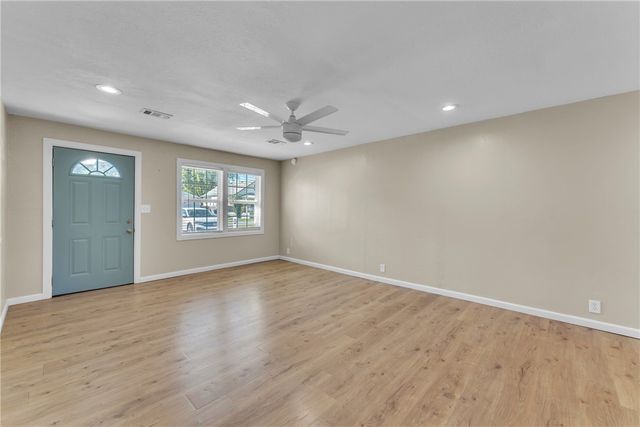 1023 S B Street, Rogers, AR 72756