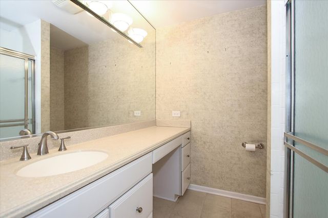 299 MALLARD POINT Point D, Lake Barrington, IL 60010