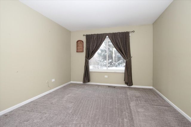 299 MALLARD POINT Point D, Lake Barrington, IL 60010