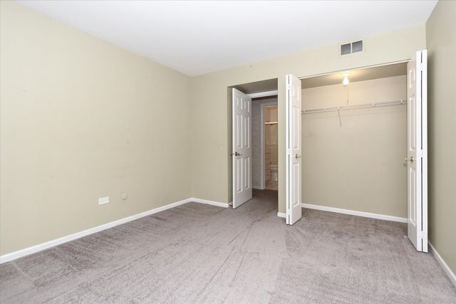 299 MALLARD POINT Point D, Lake Barrington, IL 60010