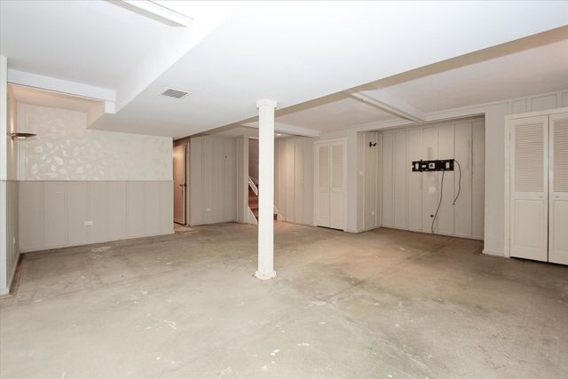 299 MALLARD POINT Point D, Lake Barrington, IL 60010