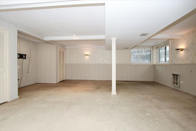 299 MALLARD POINT Point D, Lake Barrington, IL 60010