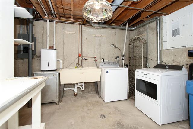 299 MALLARD POINT Point D, Lake Barrington, IL 60010