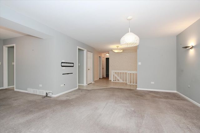 299 MALLARD POINT Point D, Lake Barrington, IL 60010