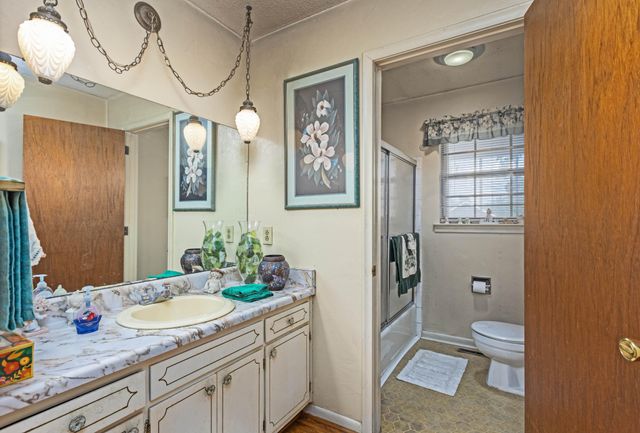 2101 Crown Court Lane, Chattanooga, TN 37421