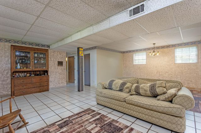 2101 Crown Court Lane, Chattanooga, TN 37421