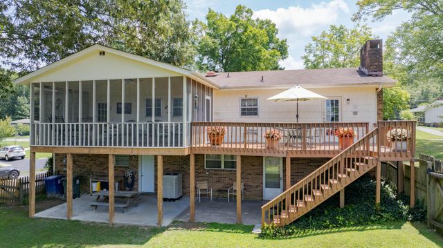 2101 Crown Court Lane, Chattanooga, TN 37421