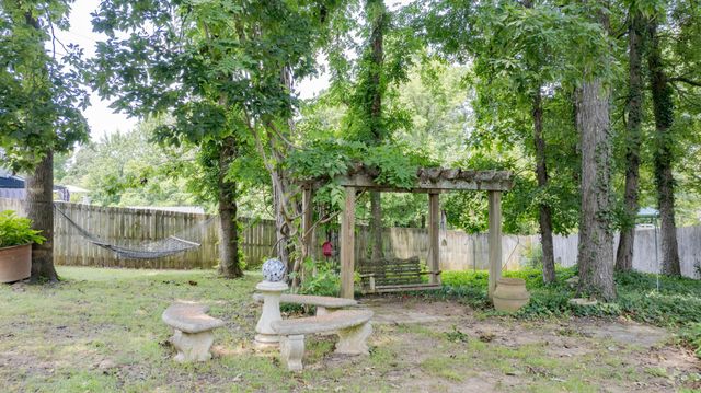 2101 Crown Court Lane, Chattanooga, TN 37421