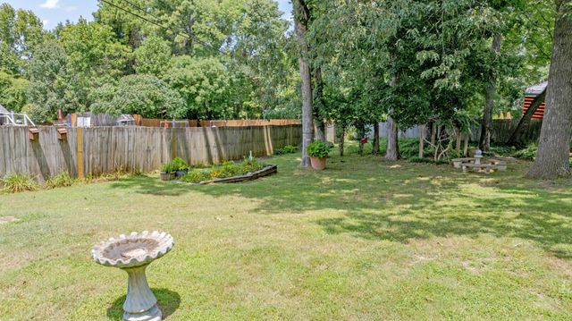 2101 Crown Court Lane, Chattanooga, TN 37421