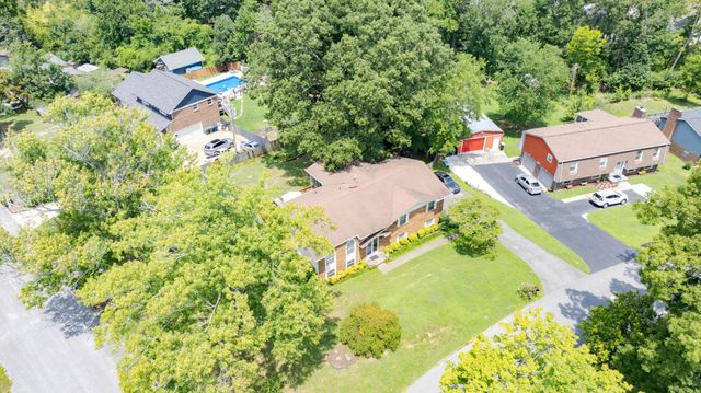 2101 Crown Court Lane, Chattanooga, TN 37421