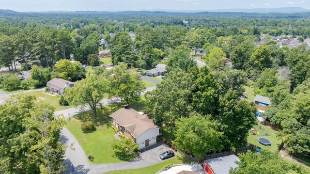 2101 Crown Court Lane, Chattanooga, TN 37421