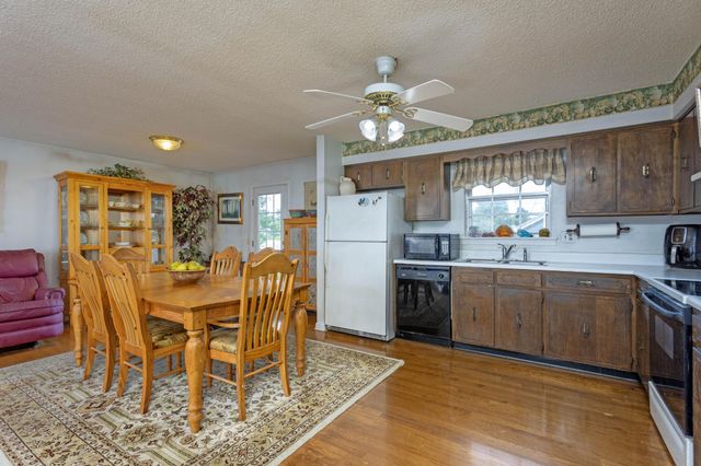2101 Crown Court Lane, Chattanooga, TN 37421