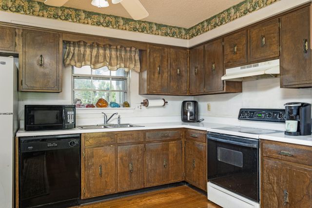 2101 Crown Court Lane, Chattanooga, TN 37421