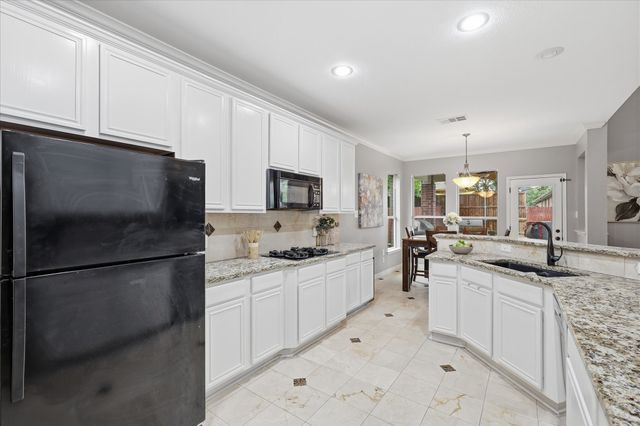 5573 Seabury Drive, Fort Worth, TX 76137