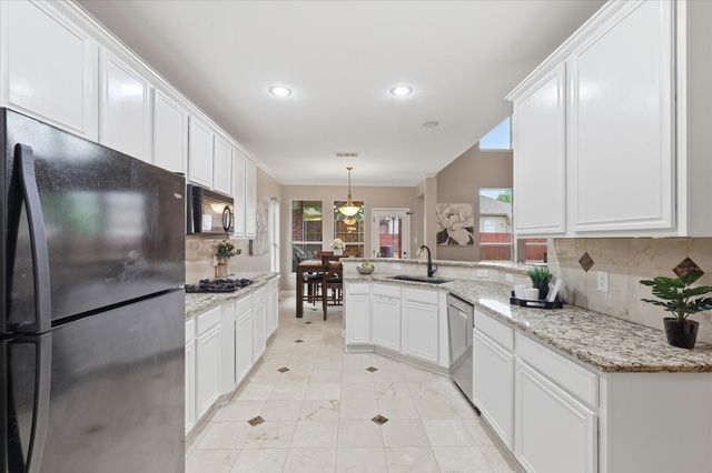 5573 Seabury Drive, Fort Worth, TX 76137