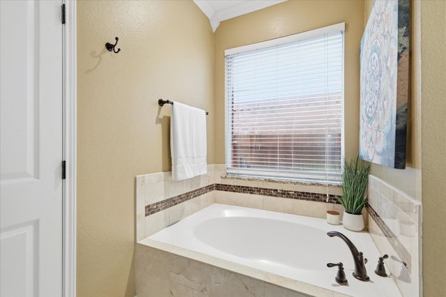 5573 Seabury Drive, Fort Worth, TX 76137