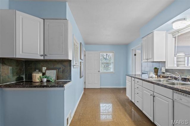 1680 Clover Lane, Florissant, MO 63031