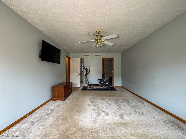 4940 E Calla Road, New Middletown, OH 44442