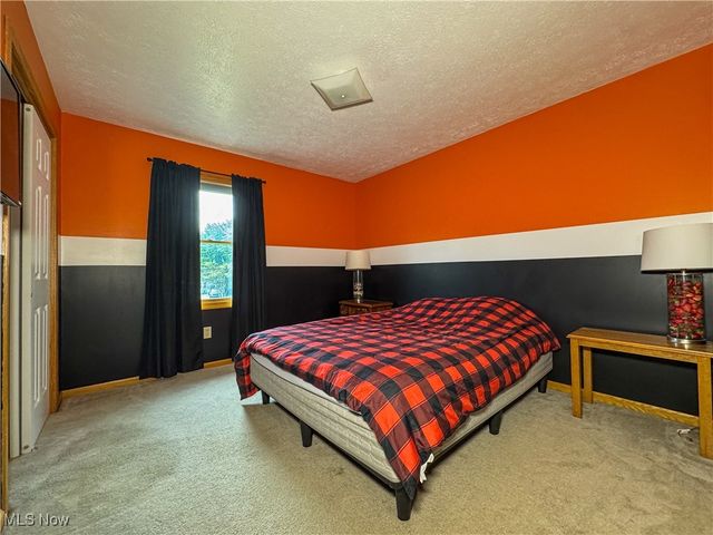 4940 E Calla Road, New Middletown, OH 44442