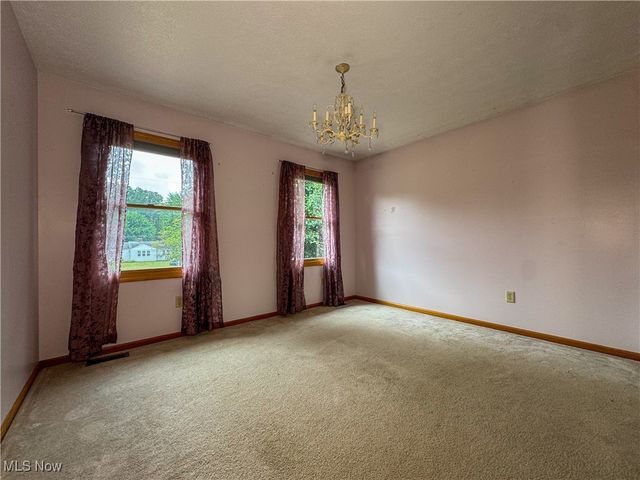 4940 E Calla Road, New Middletown, OH 44442